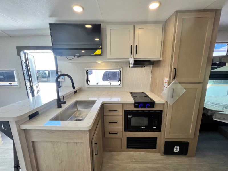 2027 Ember RV Touring Edition 2200ETL - Image 10