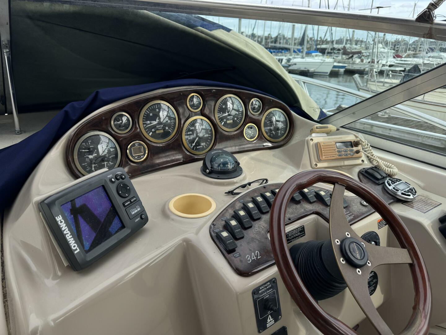 2002 Rinker 342 Fiesta Vee - Image 17