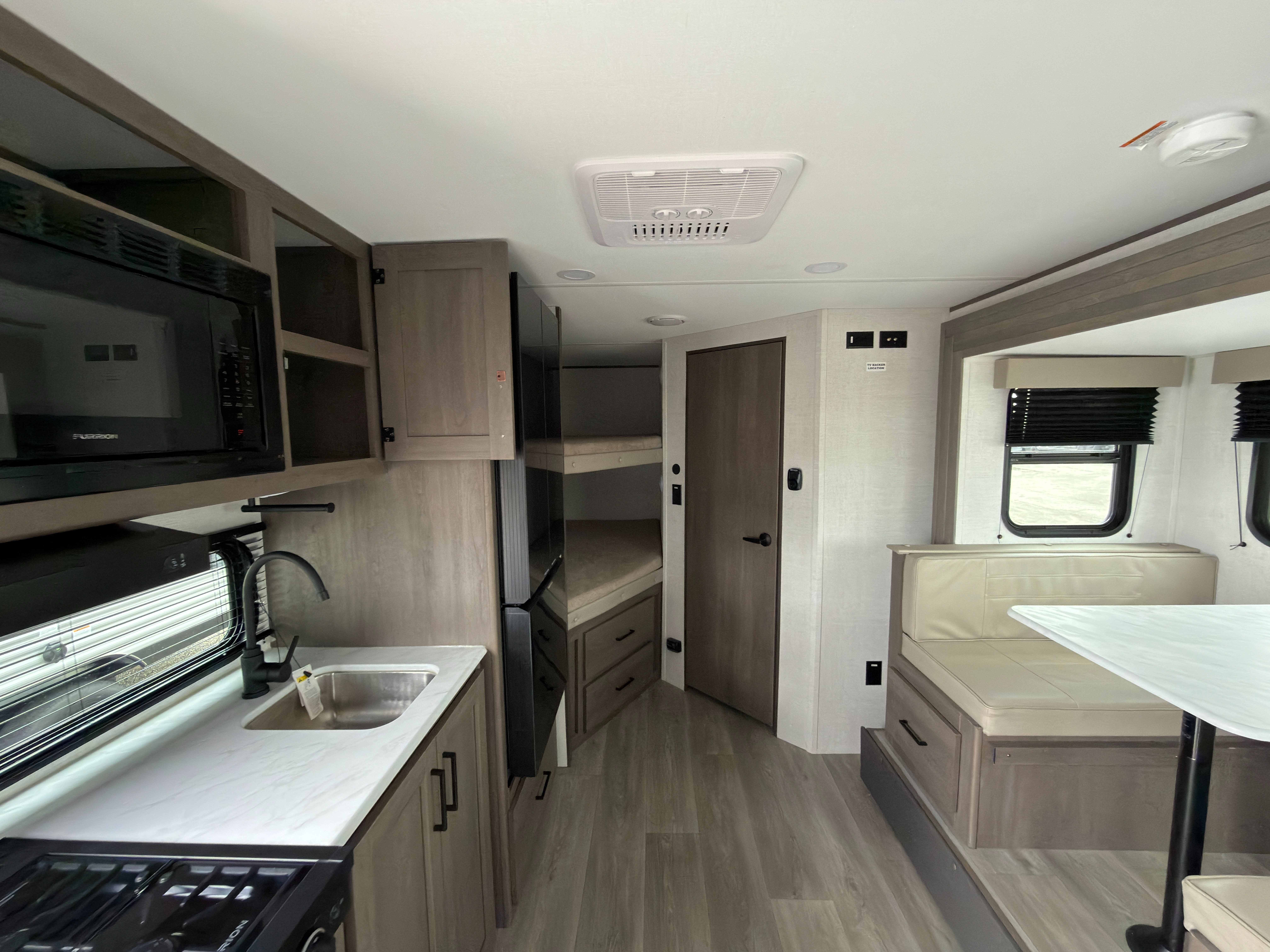 2025 Grand Design TRANSCEND XPLOR 161BH - Image 8