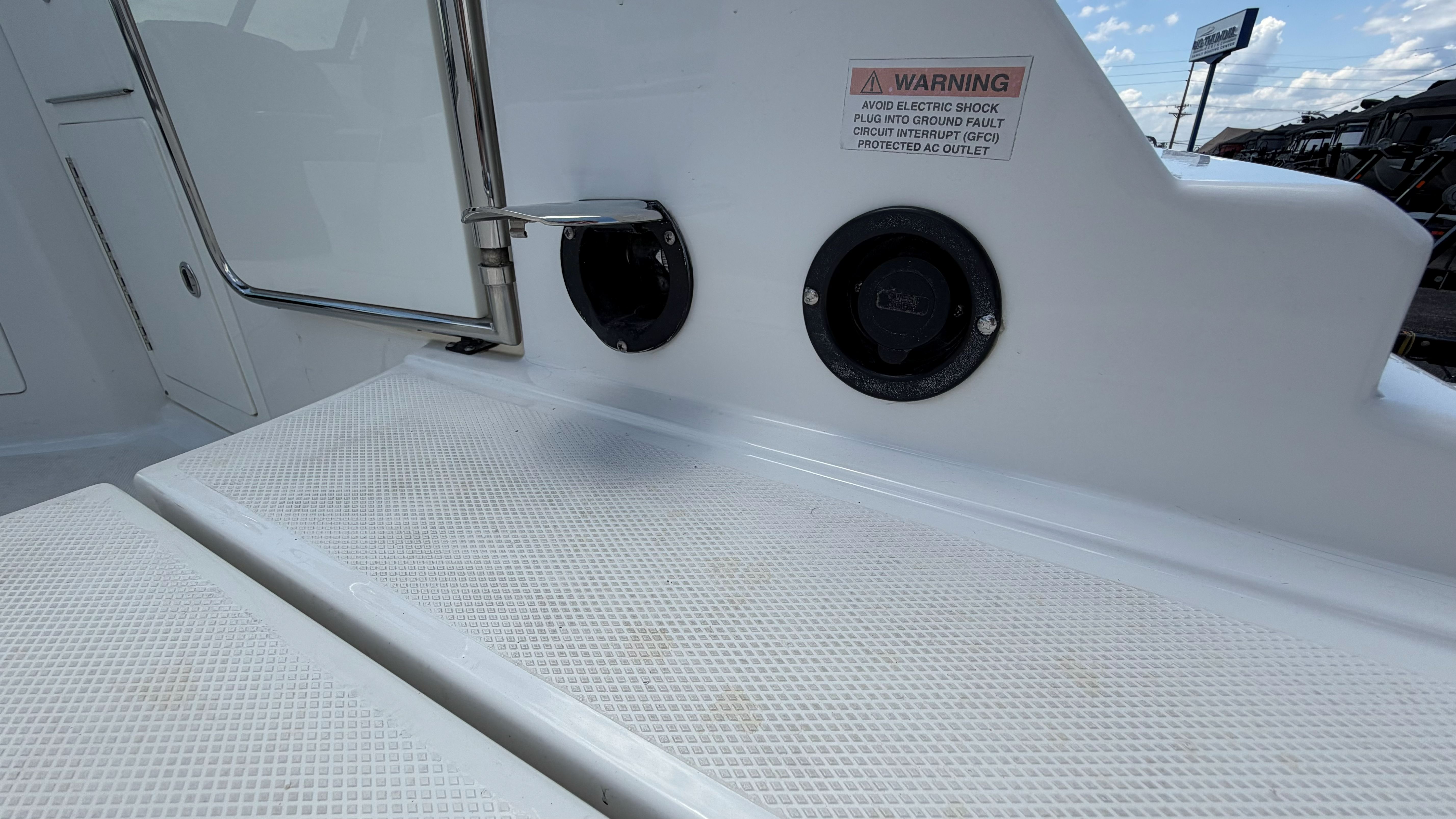 2024 Monterey M4 - Image 4