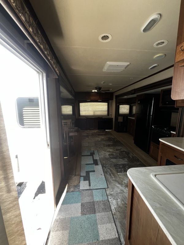 2015 Jayco 38RLTS - Image 7