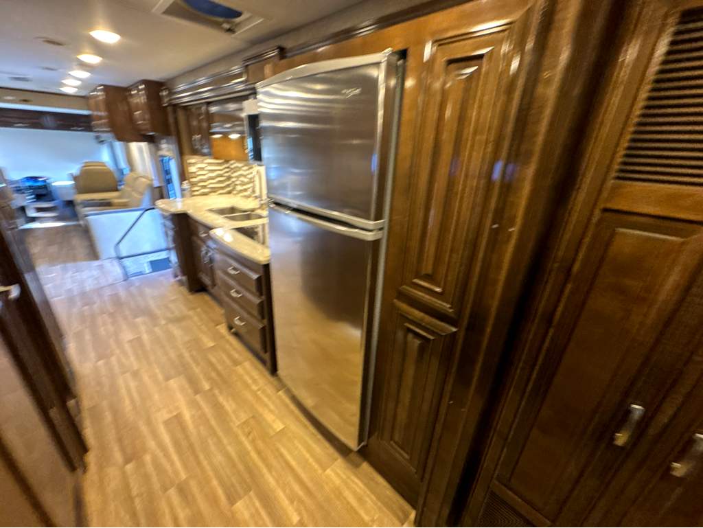 2019 THOR MOTOR COACH PALAZZO 37.4 - Image 13