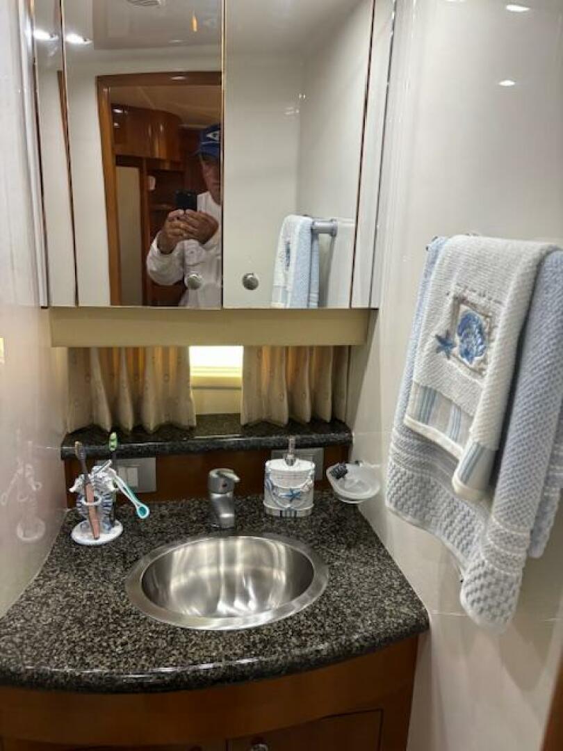 2006 Carver 43 Motor Yacht - Image 105