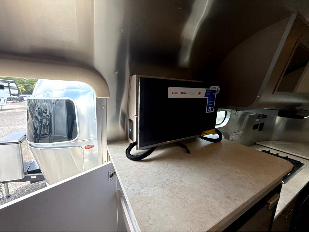 2026 AIRSTREAM CARAVEL 20FB - Image 20