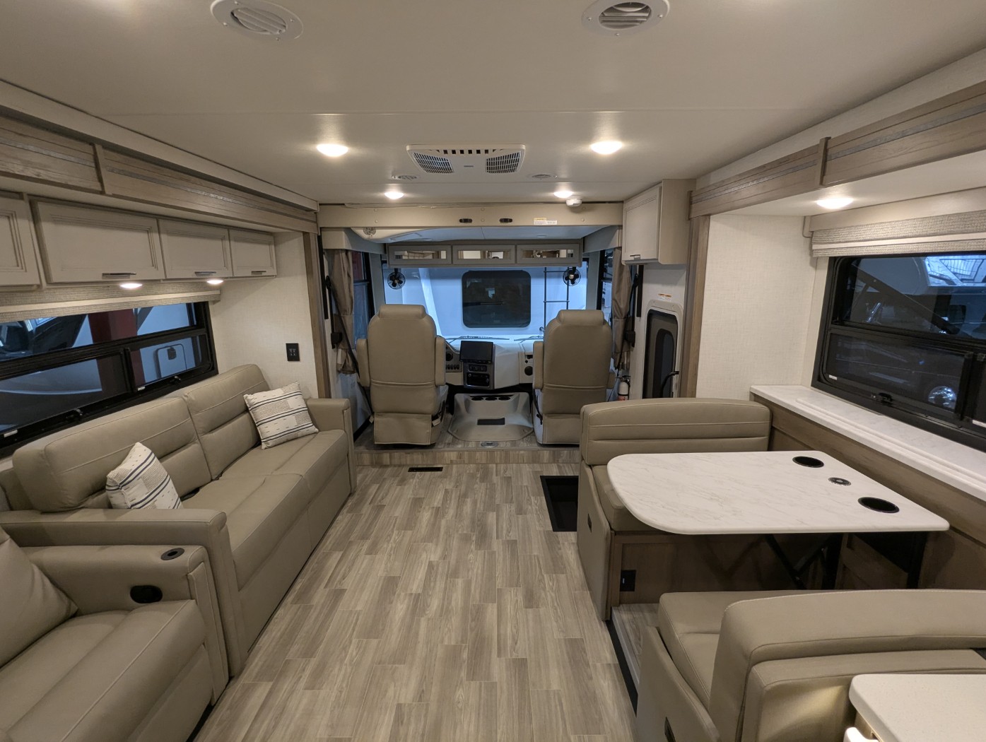 2027 Thor Motor Coach Windsport 36H - Image 45