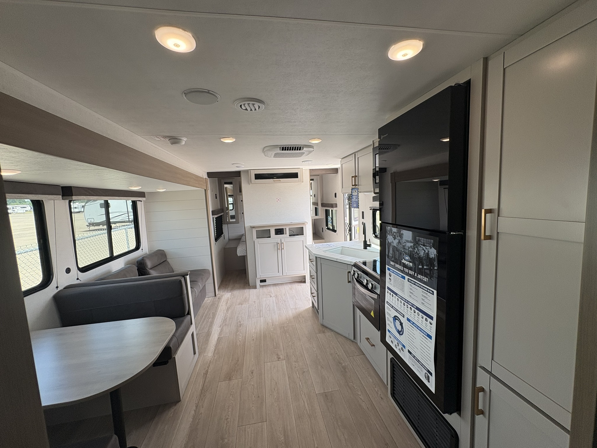 2027 Jayco Jay Flight SLX 261BHS - Image 16