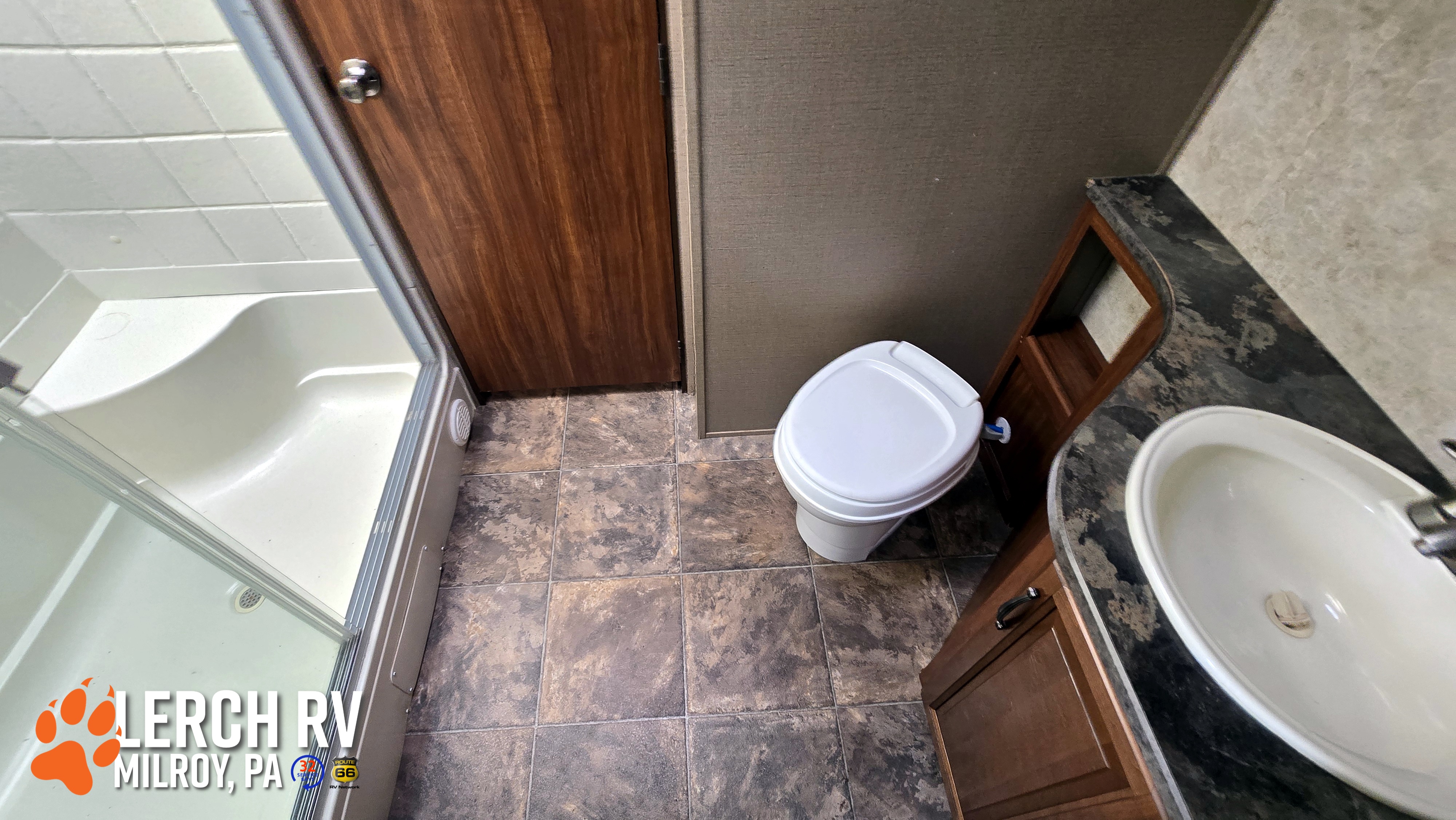 2014 Keystone Cougar XLite 28RLS - Image 19