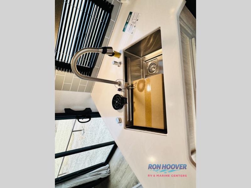 2026 PALOMINO 429LFT - Image 12