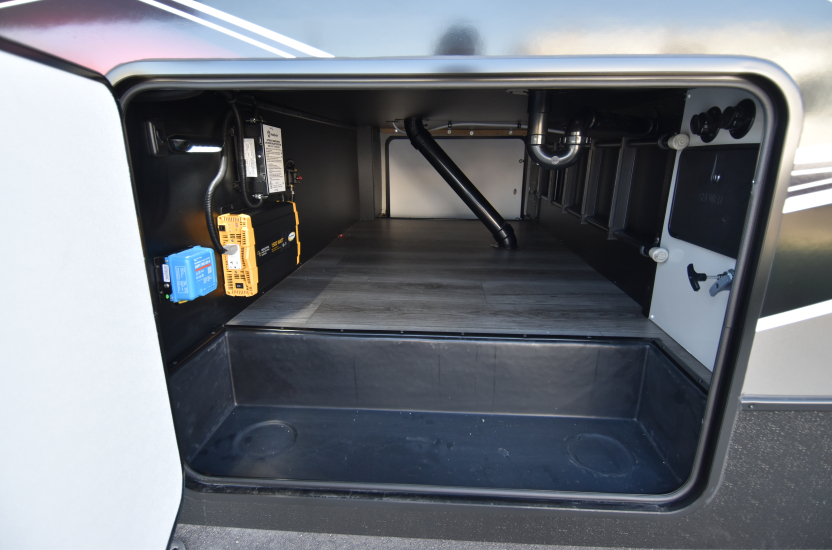 2025 Eclipse Attitude Wide Lite 5th Wheel 39A15G - Image 10