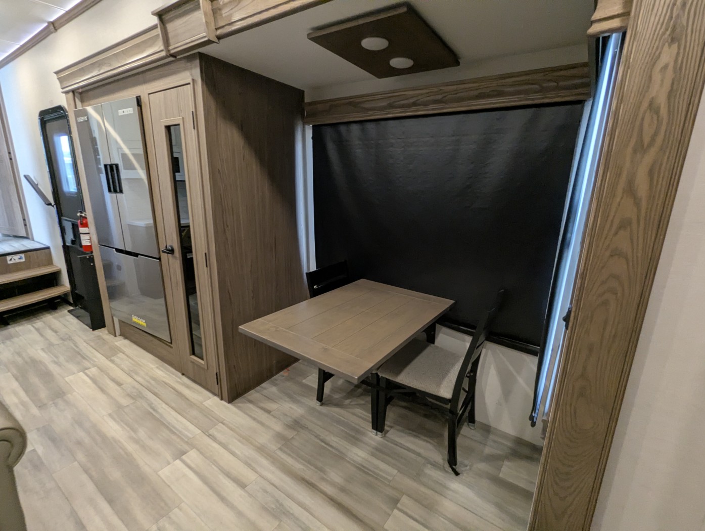 2024 Alliance RV Paradigm 395DS - Image 19