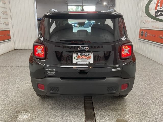 2022 Jeep Renegade Utility 4D Latitude 4WD - Image 7