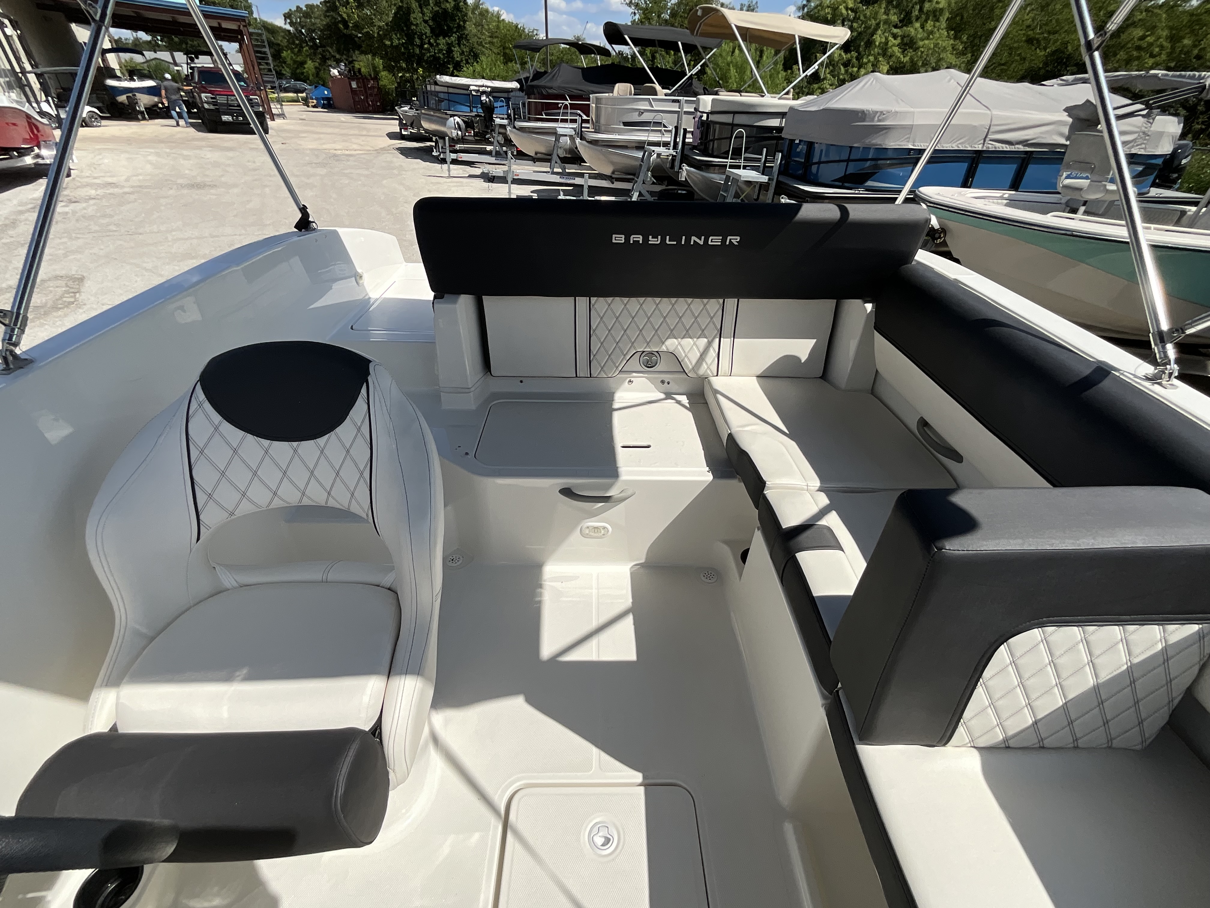 2021 BAYLINER DX2050 - Image 8