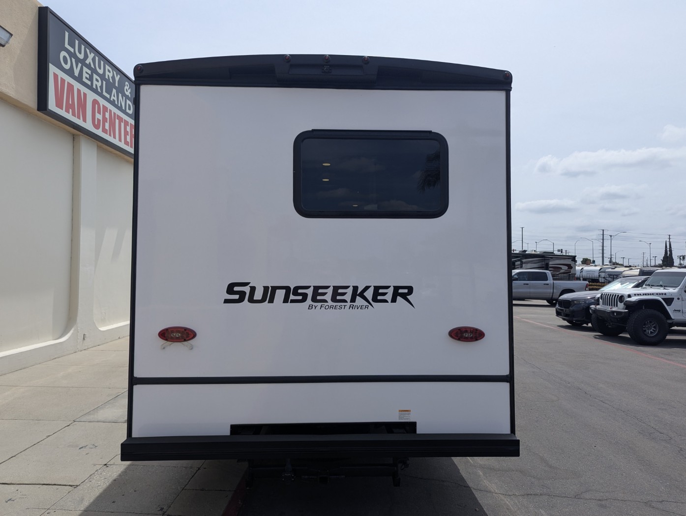 2026 FOREST RIVER SUNSEEKER 2750SLE - Image 6