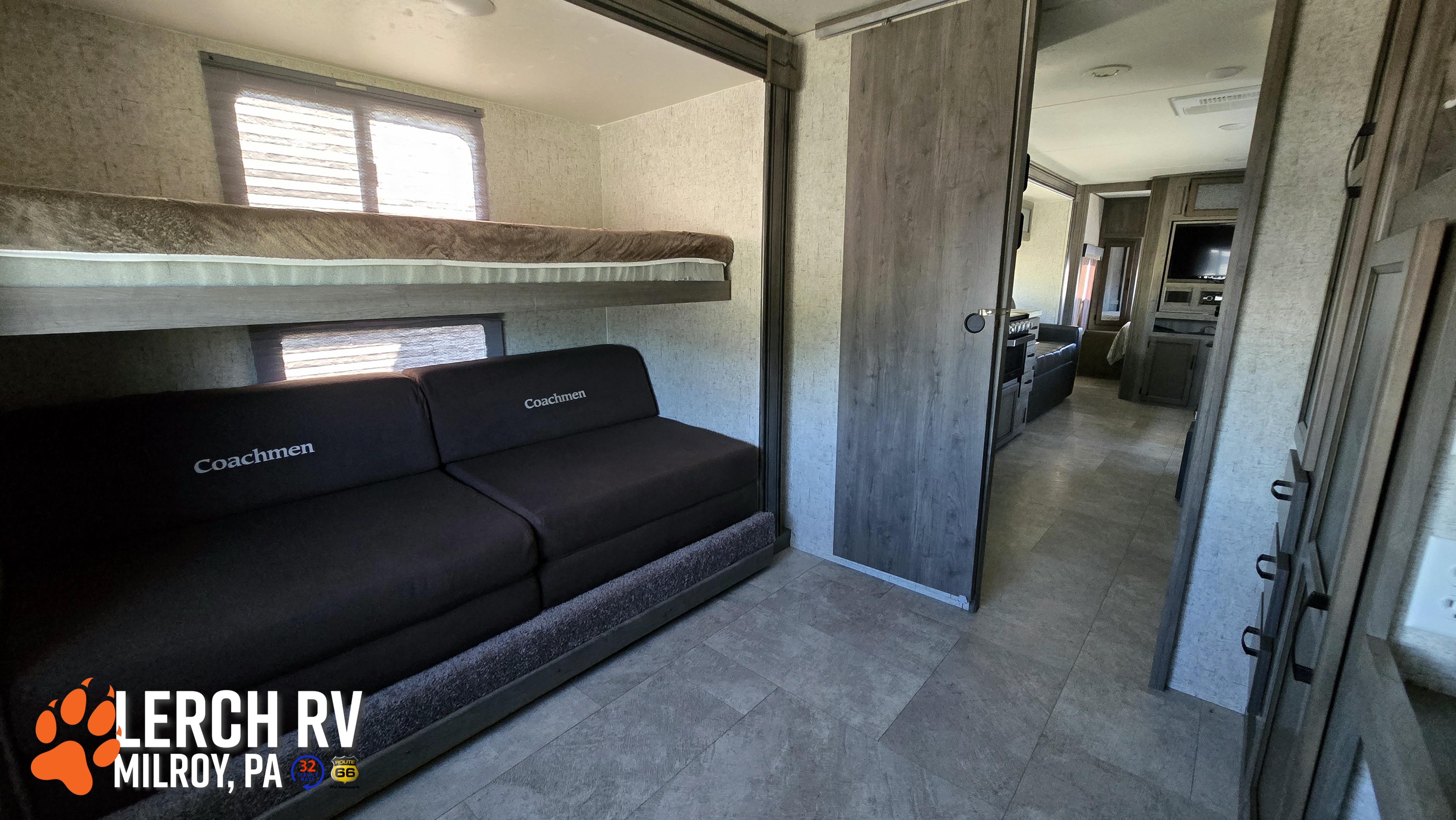 2019 FOREST RIVER APEX 300BHS - Image 30