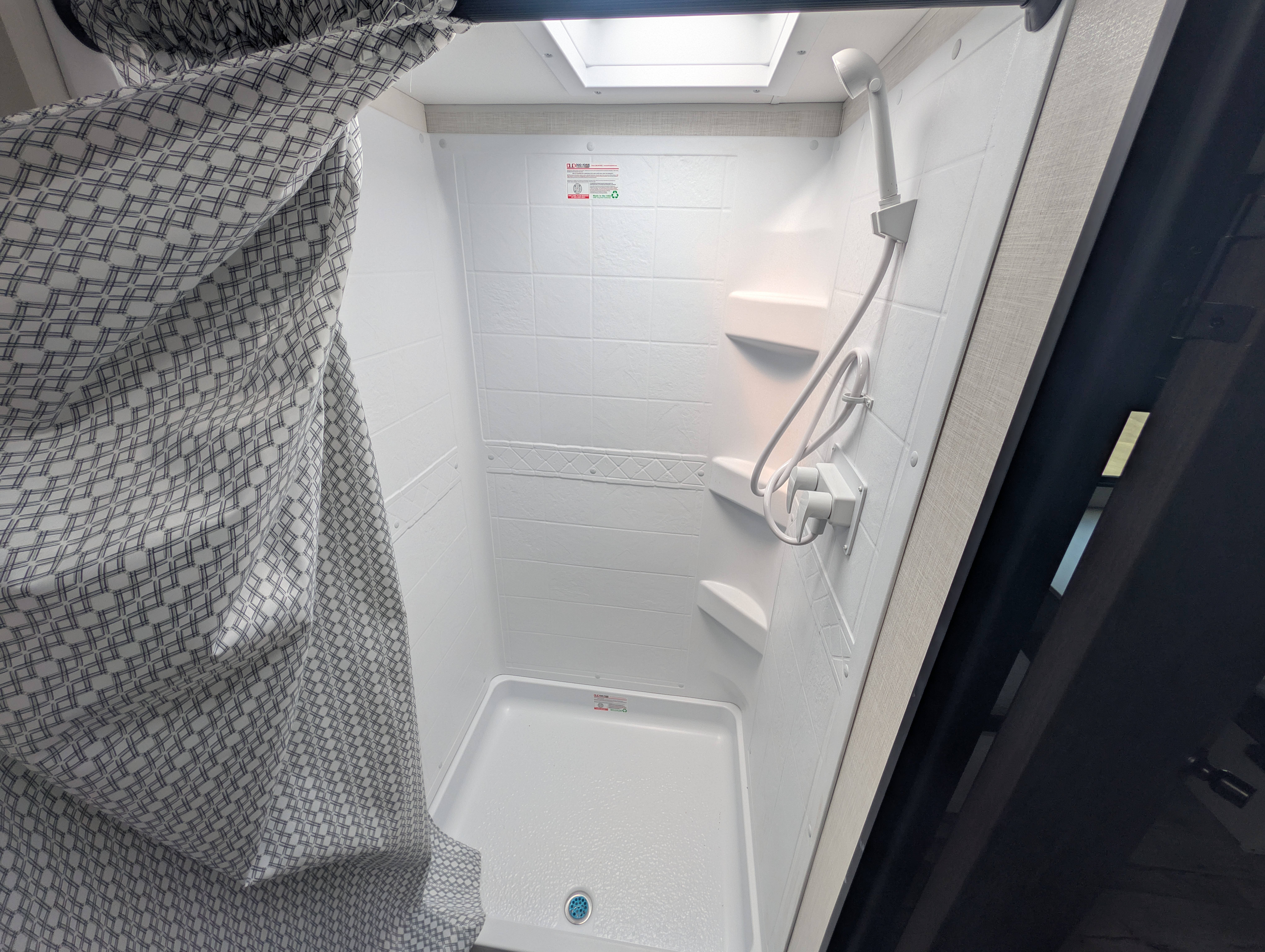 2026 VENTURE RV SIENNA 251VRB - Image 22
