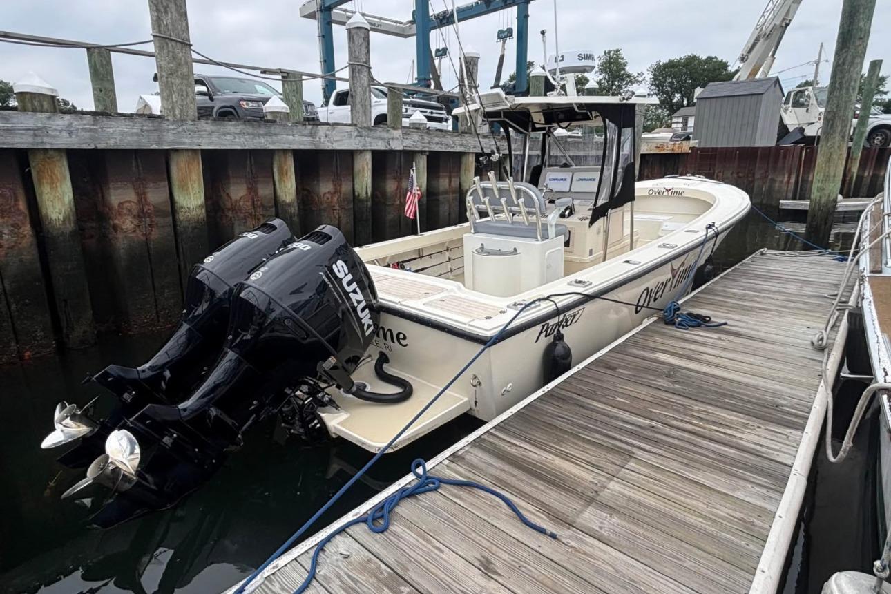1999 Parker 2501 Center Console - Image 2