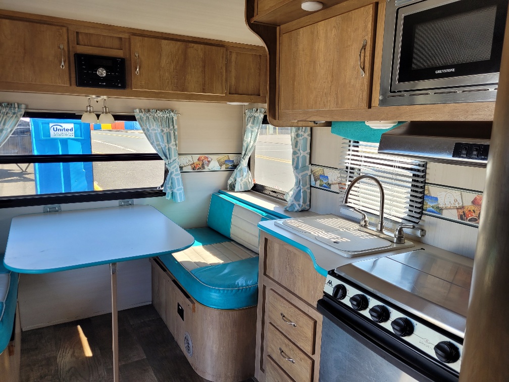 2017 Gulf Stream Vintage Cruiser 19ERD - Image 23