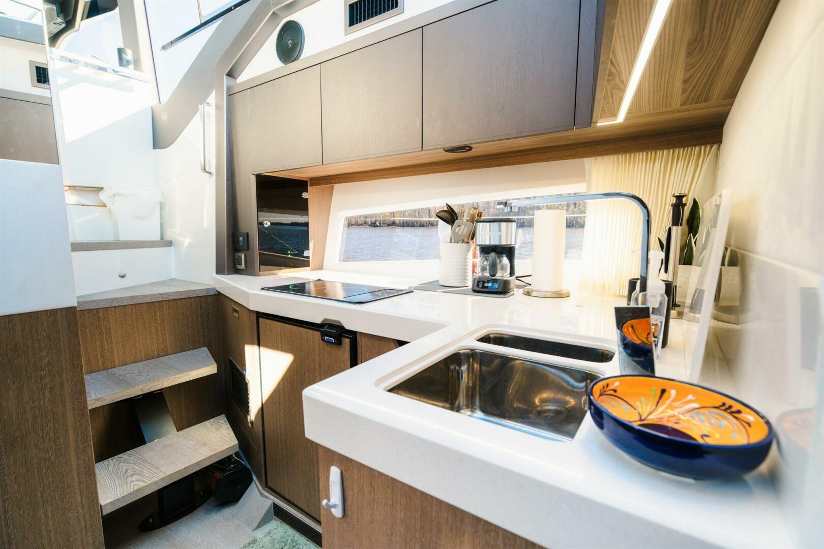 2023 Galeon 425 HTS - Image 20