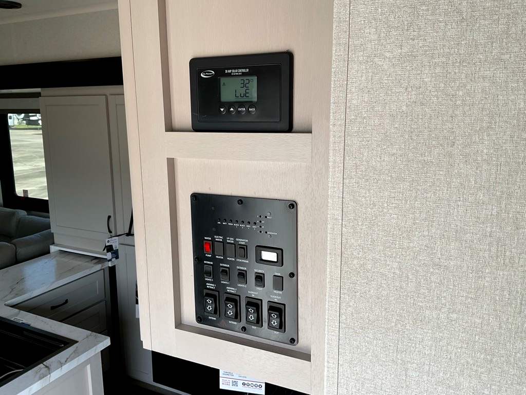 2026 JAYCO SEISMIC 395 - Image 29