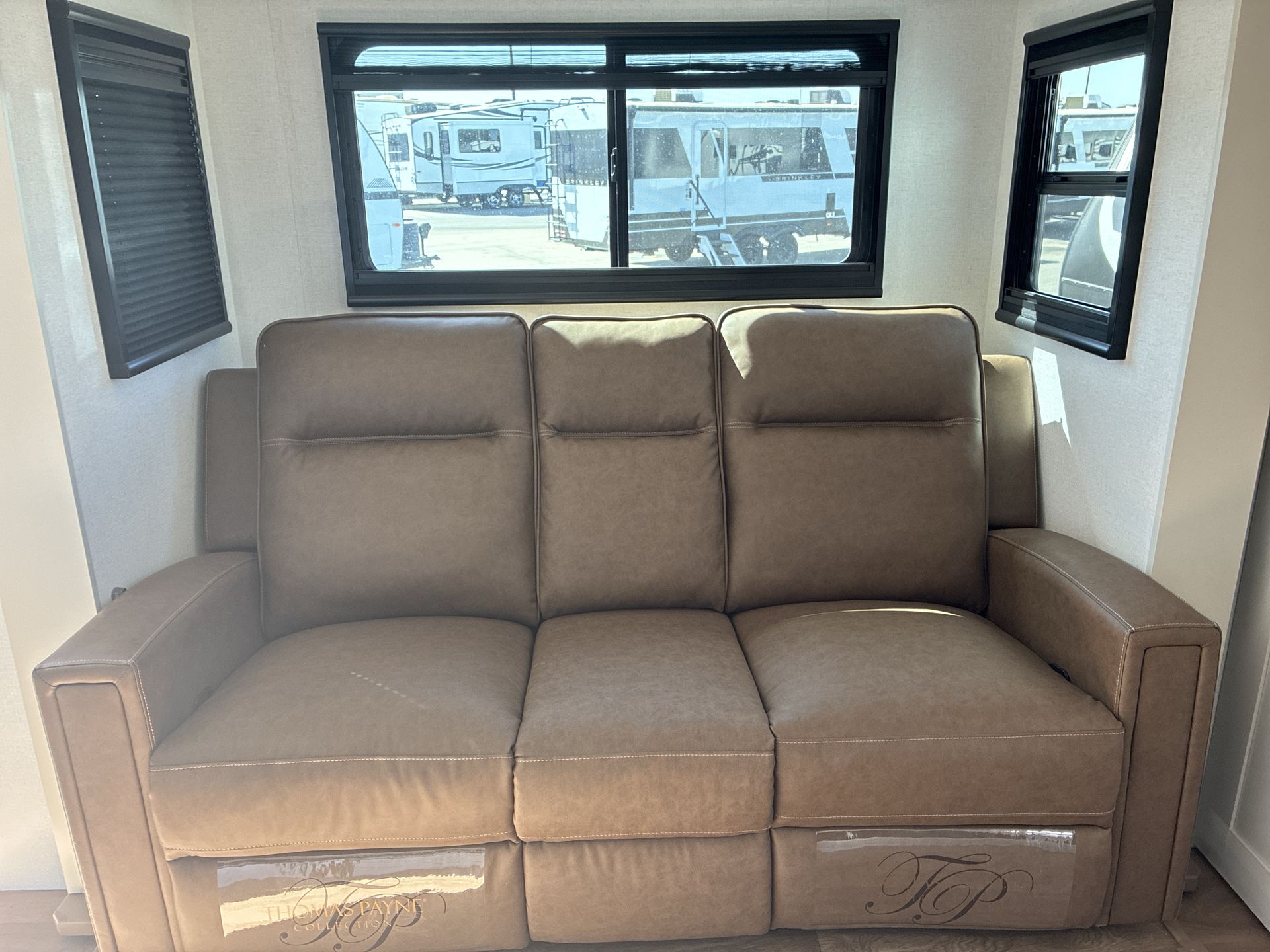 2027 Grand Design Imagine XLS 22RBE - Image 23