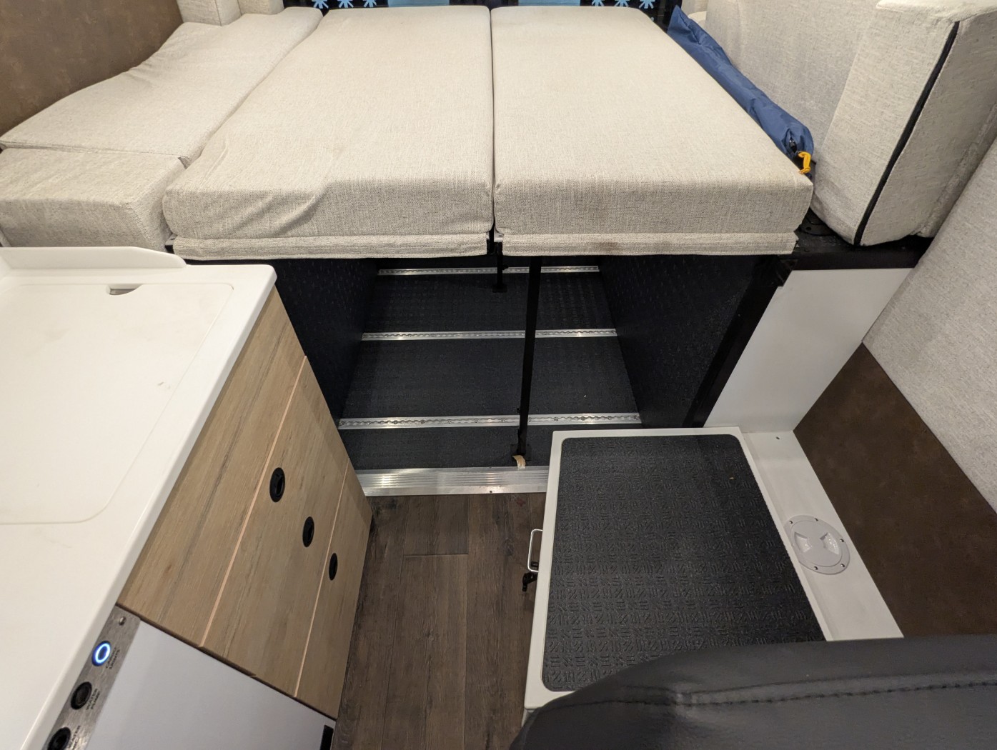 2027 Storyteller Overland Dark Mode OG - Image 26