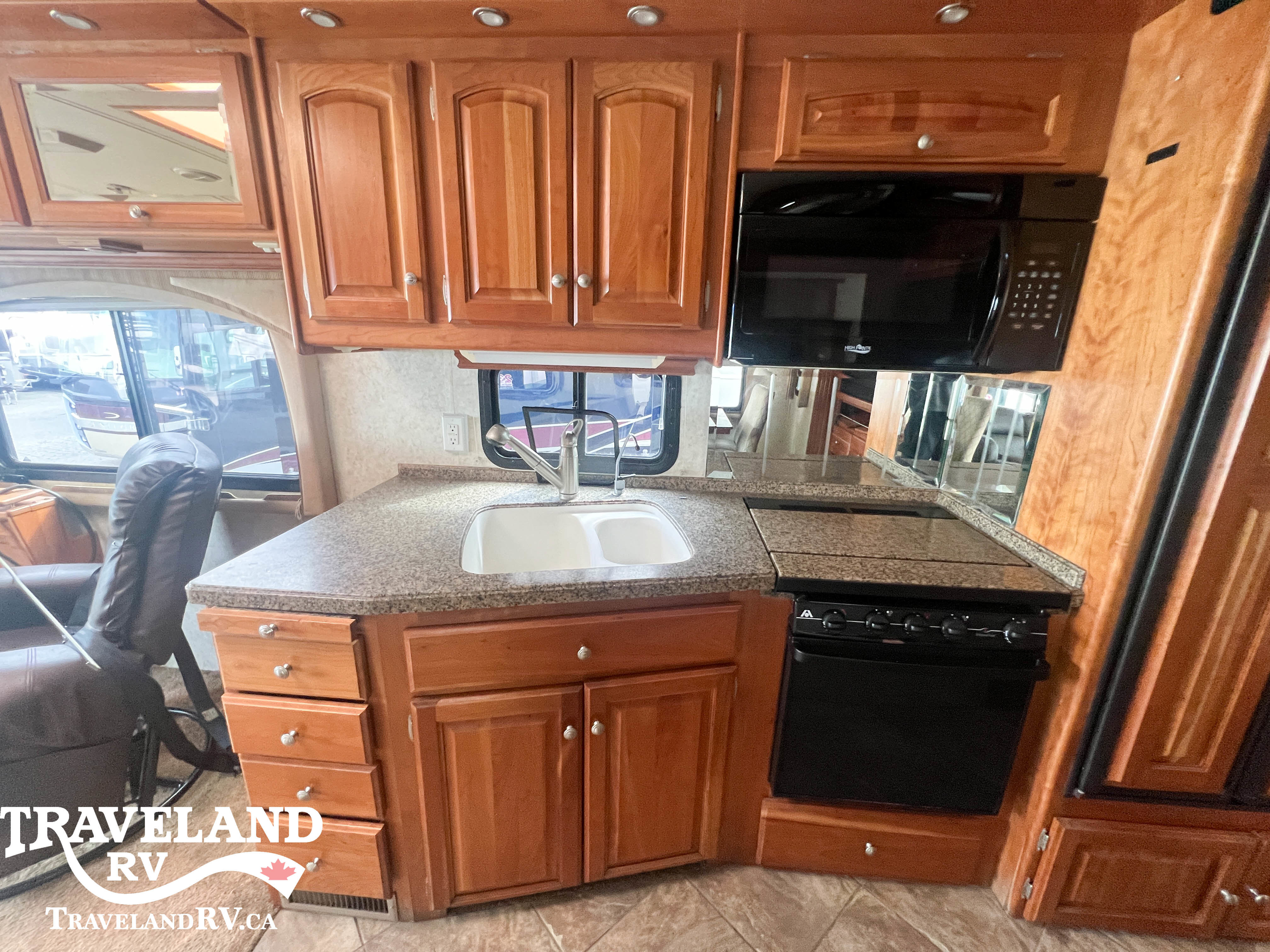2005 TRIPLE E EMPRESS 3902FB - Image 14
