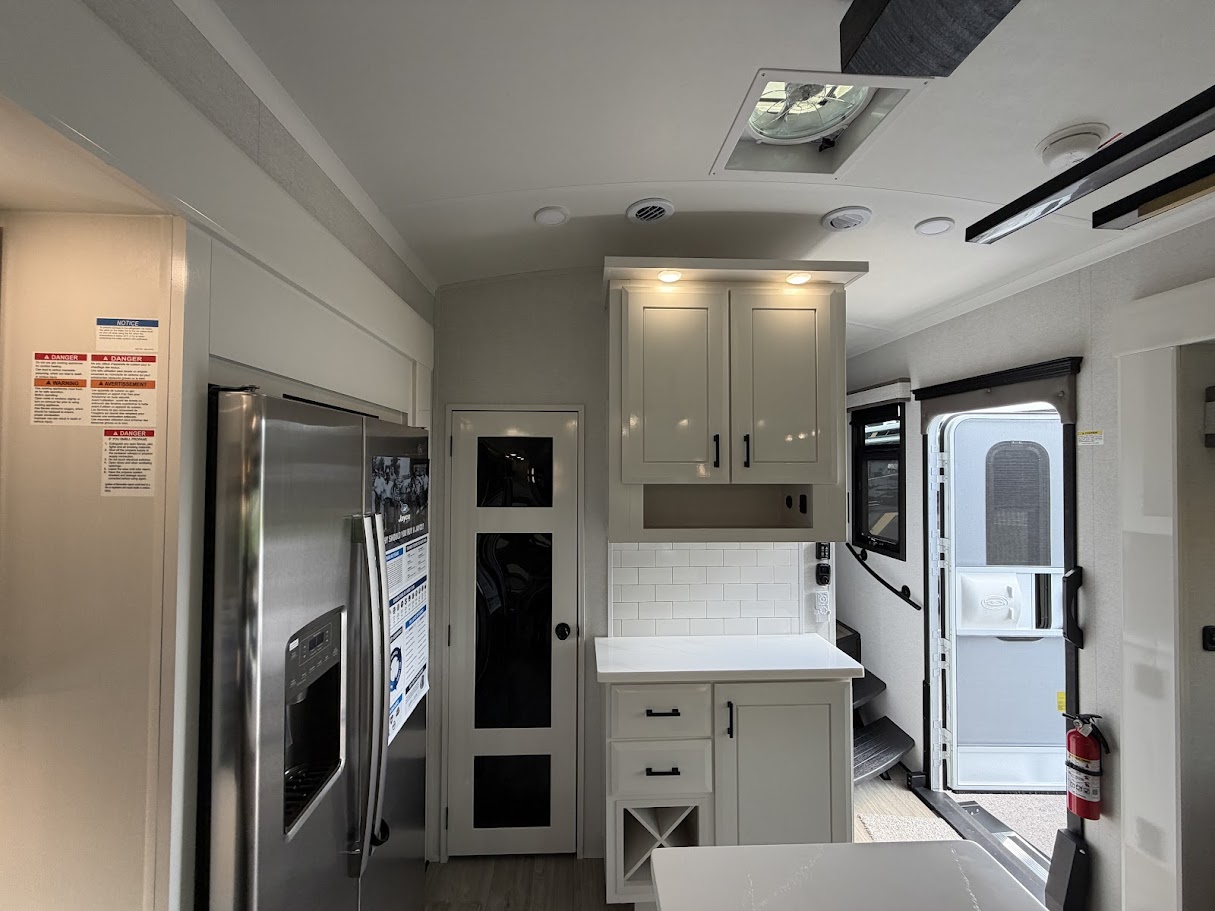 2027 JAYCO PINNACLE 32RLTS - Image 29