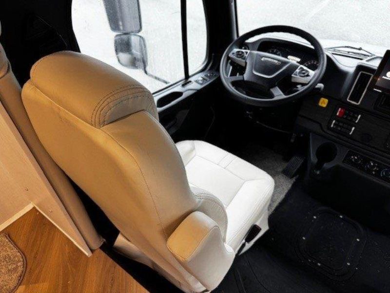 2026 Entegra Coach Accolade 37K - Image 11