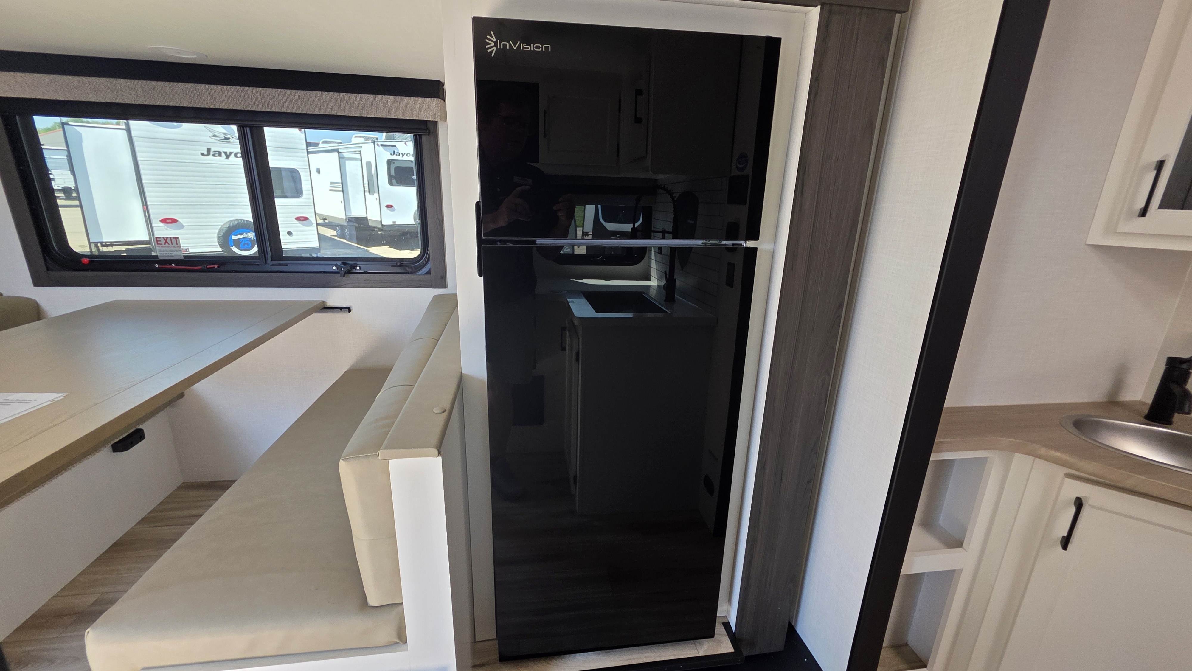 2027 VENTURE RV SPORTTREK STINGER 232VRL - Image 18