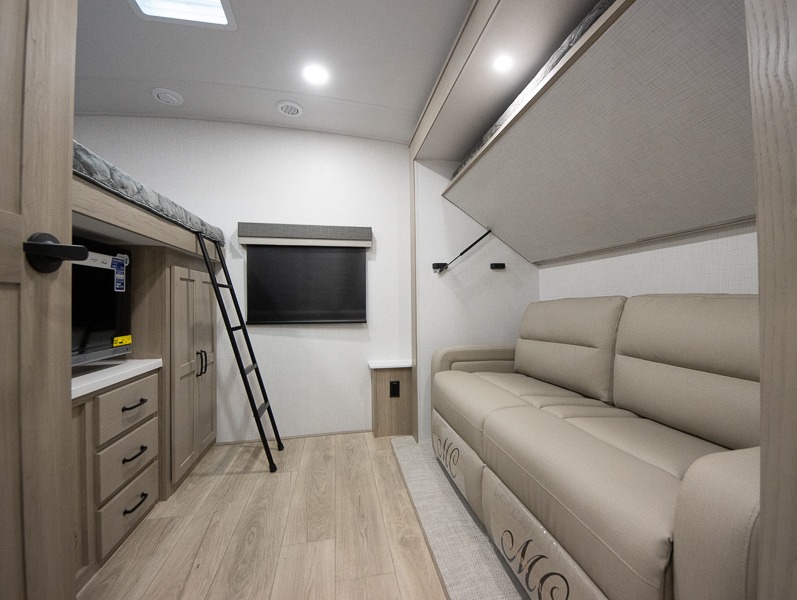 2025 Forest River Rockwood Signature Ultra Lite 8336BH - Image 20
