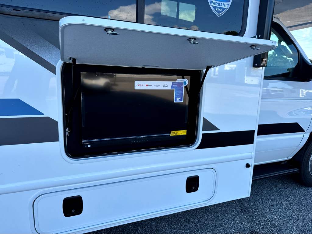 2027 THOR MOTOR COACH MAGNITUDE GA31 - Image 11