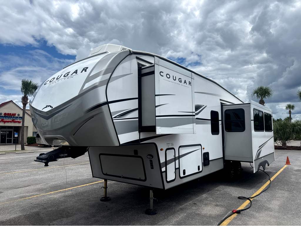 2023 Keystone COUGAR 29RKS - Image 2