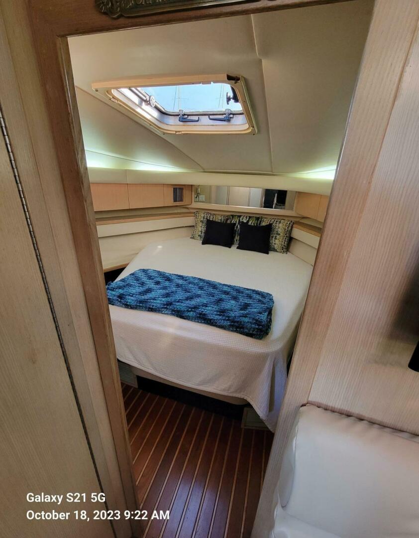 1996 Tiara Yachts 4000 Express - Image 12