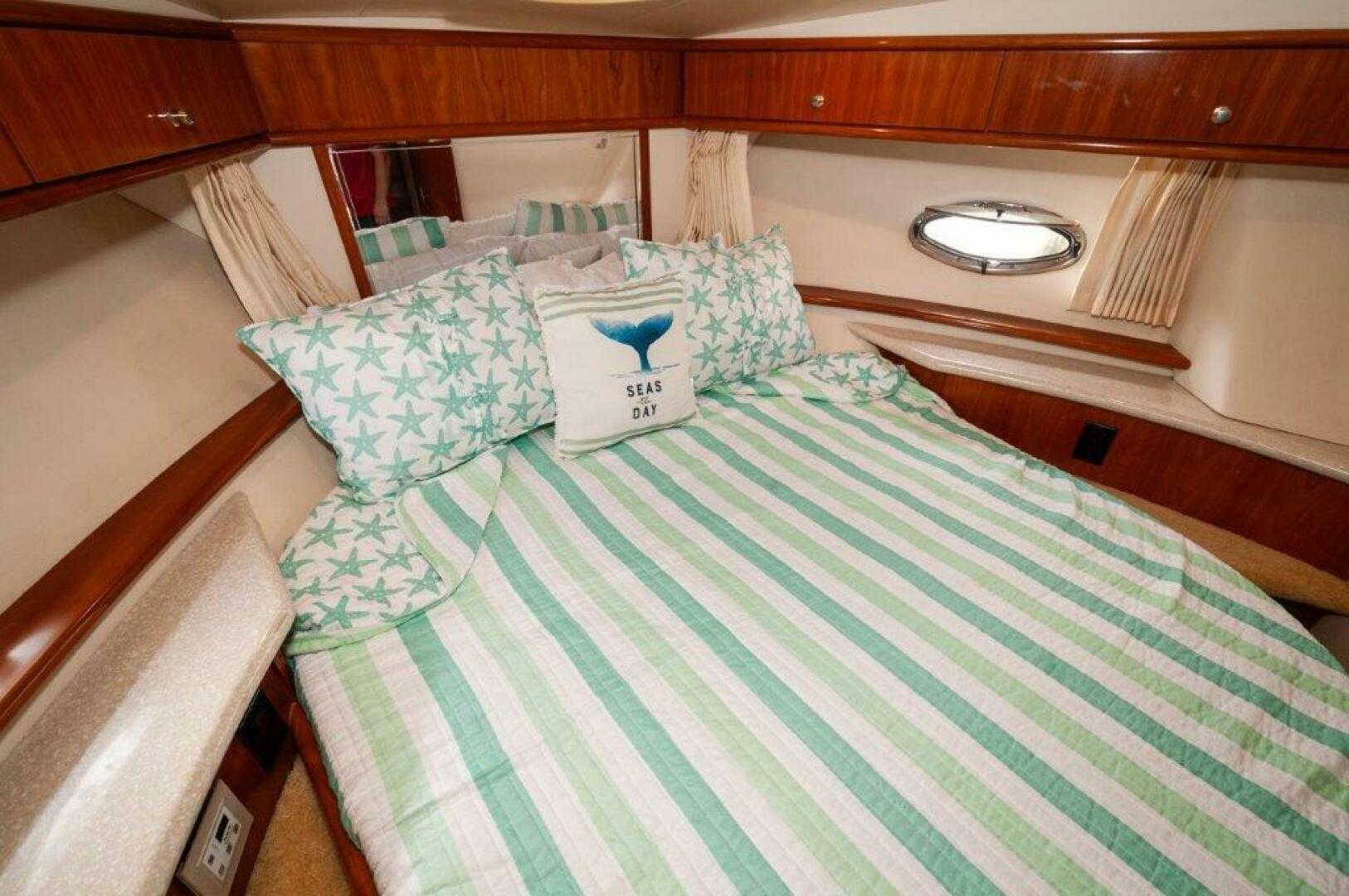2002 Carver 444 Cockpit Motor Yacht - Image 24
