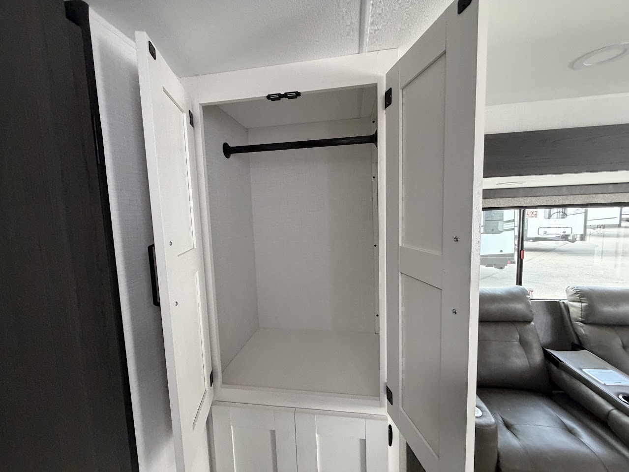 2027 VENTURE RV SIENNA 281VQB - Image 37