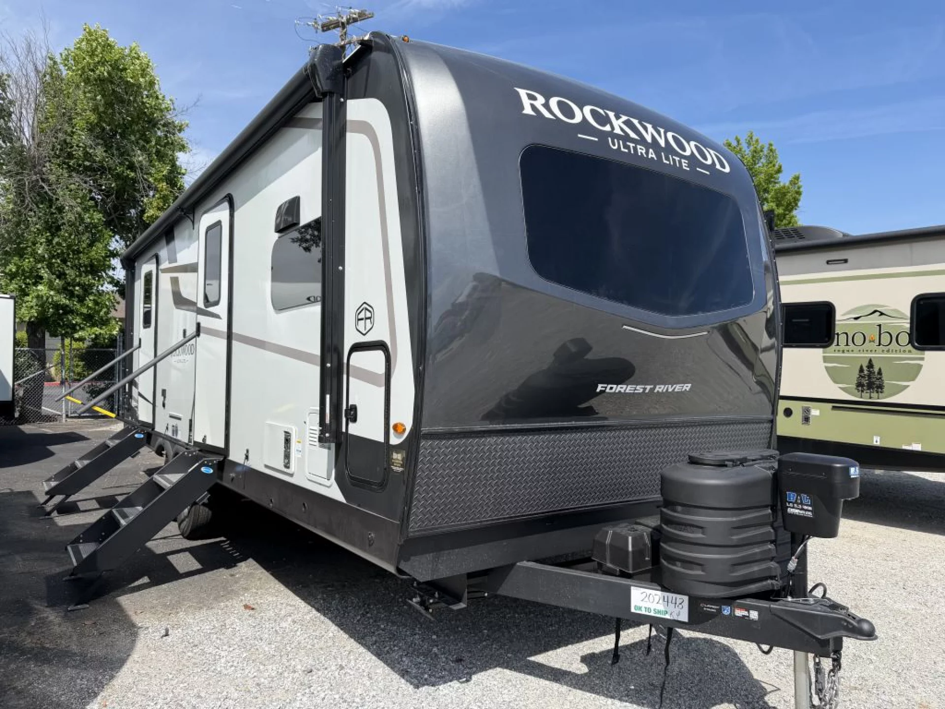 2027 FOREST RIVER ROCKWOOD ULTRA LITE 2608BS - Image 1