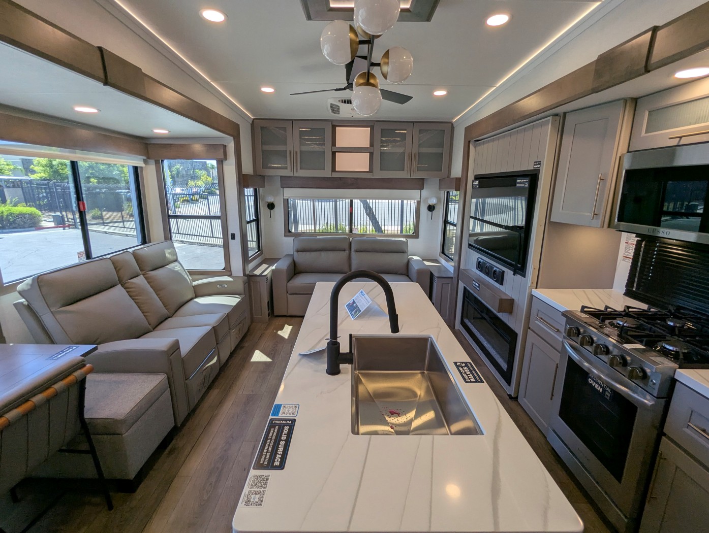 2026 Alliance RV Paradigm 340RL - Image 11