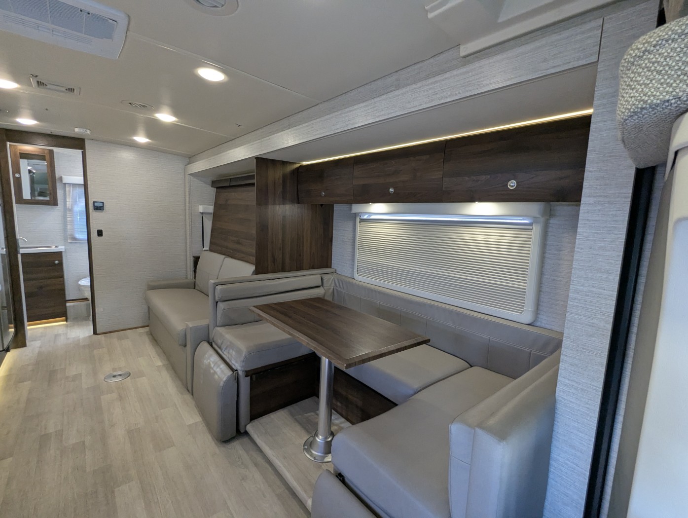 2022 Winnebago View 24D - Image 11