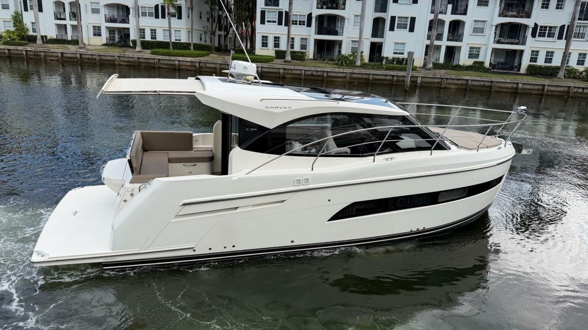 2019 Carver C34 - Image 4