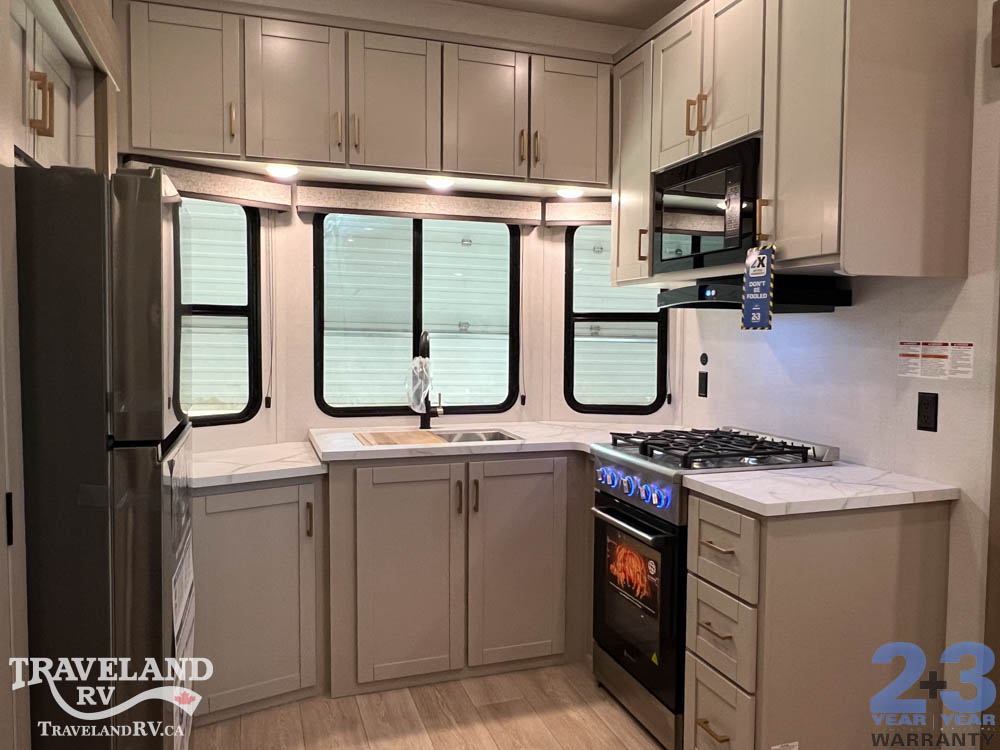 2027 Jayco Jay Flight Bungalow 404LOFT - Image 13