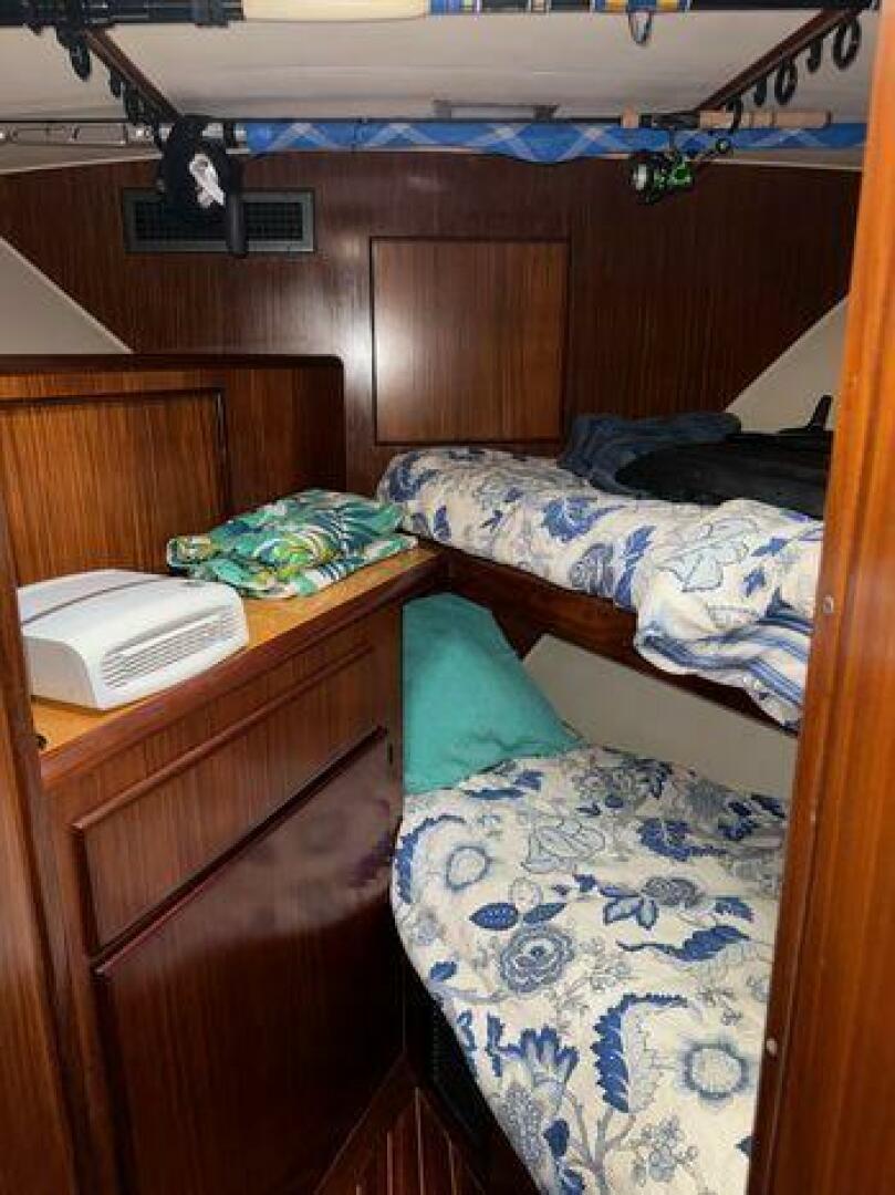 1990 Hatteras 45 Convertible - Image 15