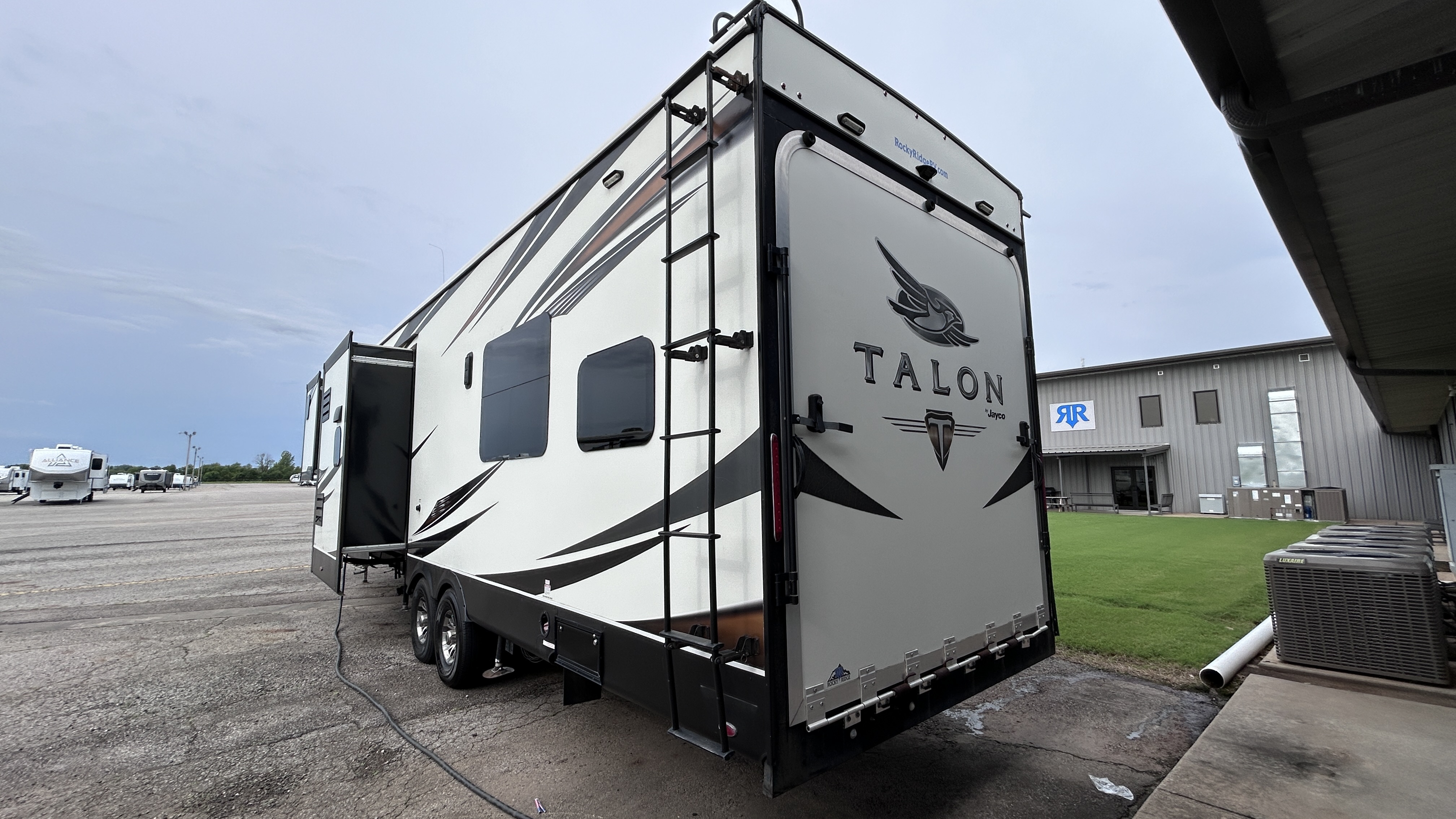 2019 Jayco Talon 403T - Image 6