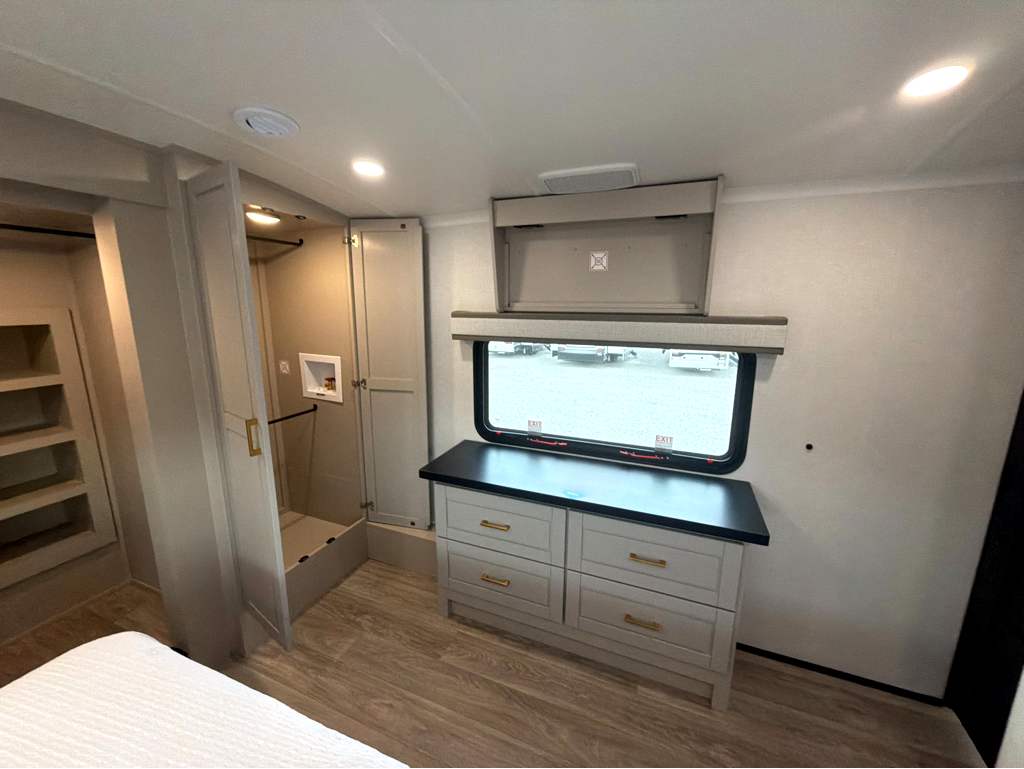 2027 JAYCO NORTH POINT 375TBDB - Image 27