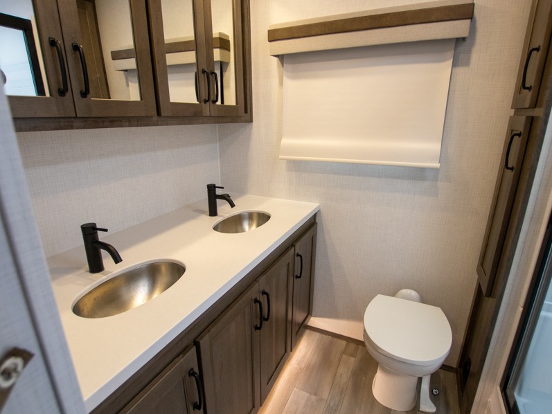2024 Forest River Rockwood Signature Ultra Lite 8263MBR - Image 15