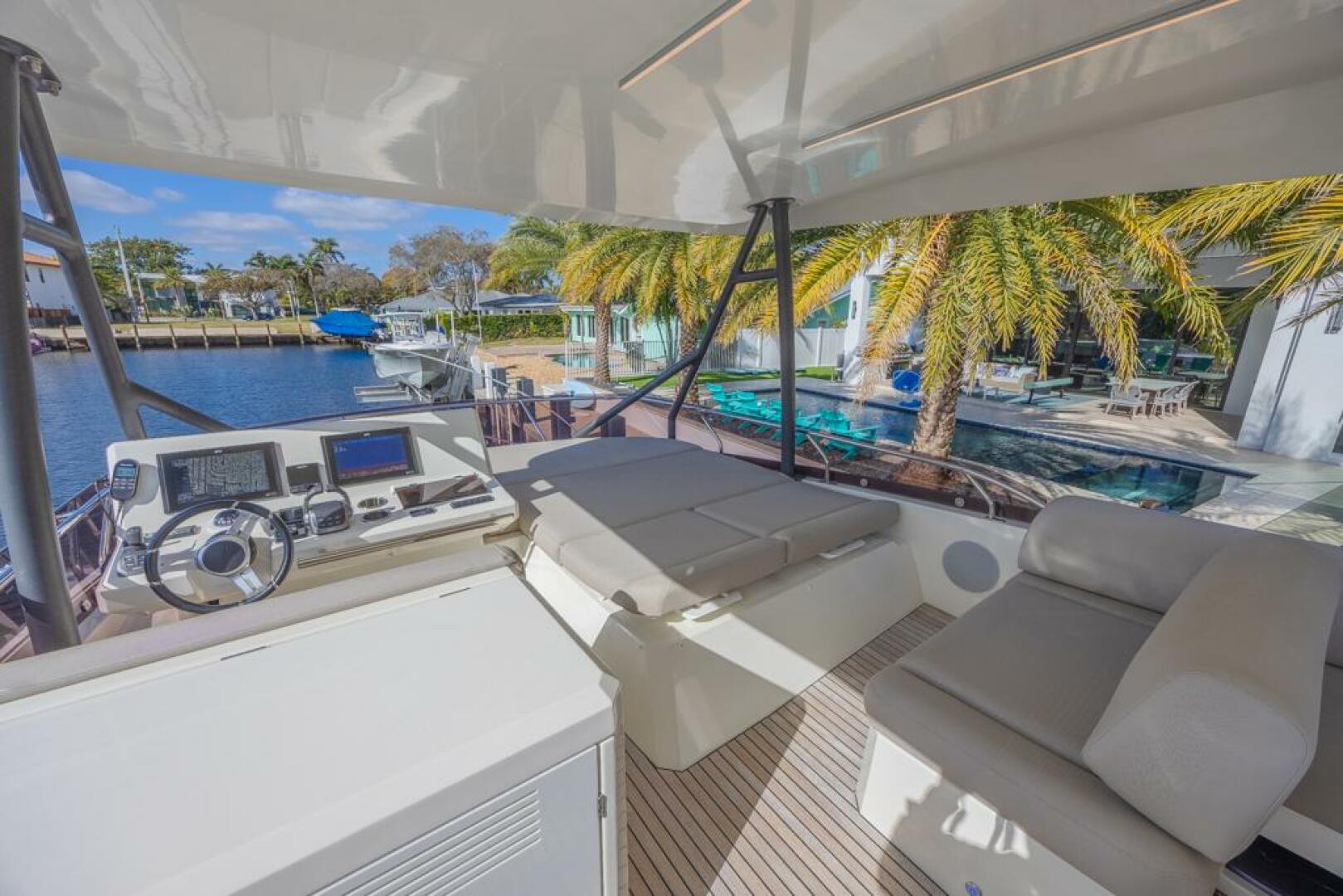 2021 Prestige 520 Flybridge - Image 21