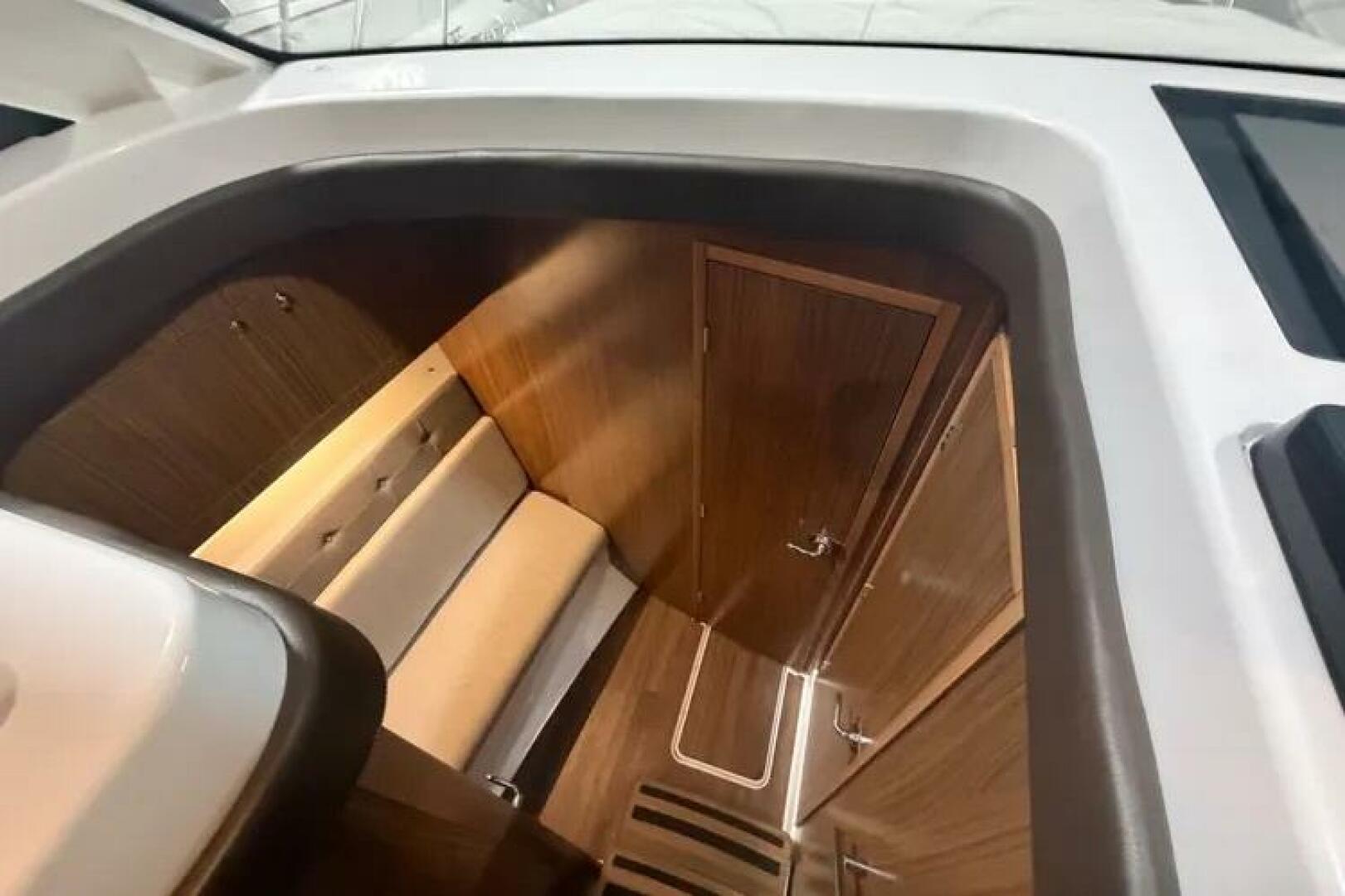 2022 Four Winns 355 Vista Coupe - Image 21