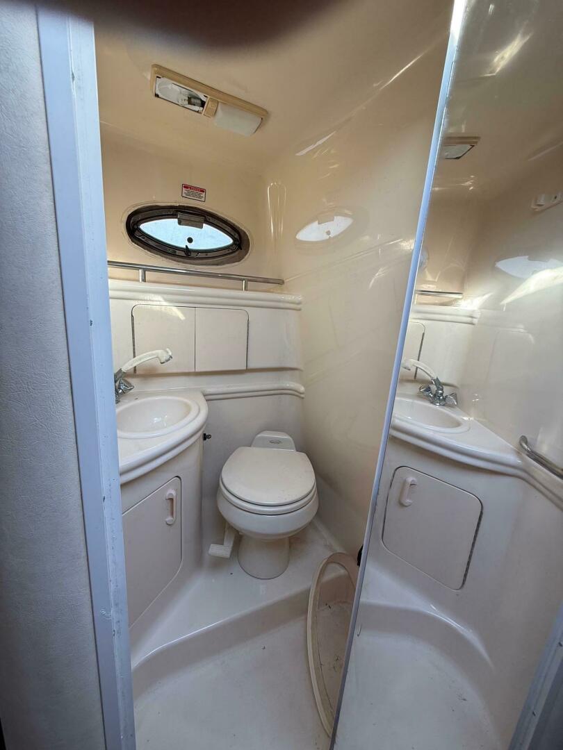 2003 Sea Ray 280 - Image 12