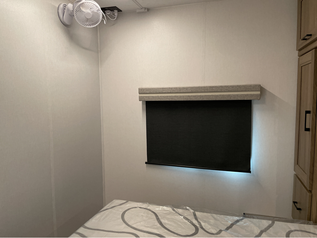 2025 Coachmen Freedom Express Ultra Lite 252RBS - Image 7