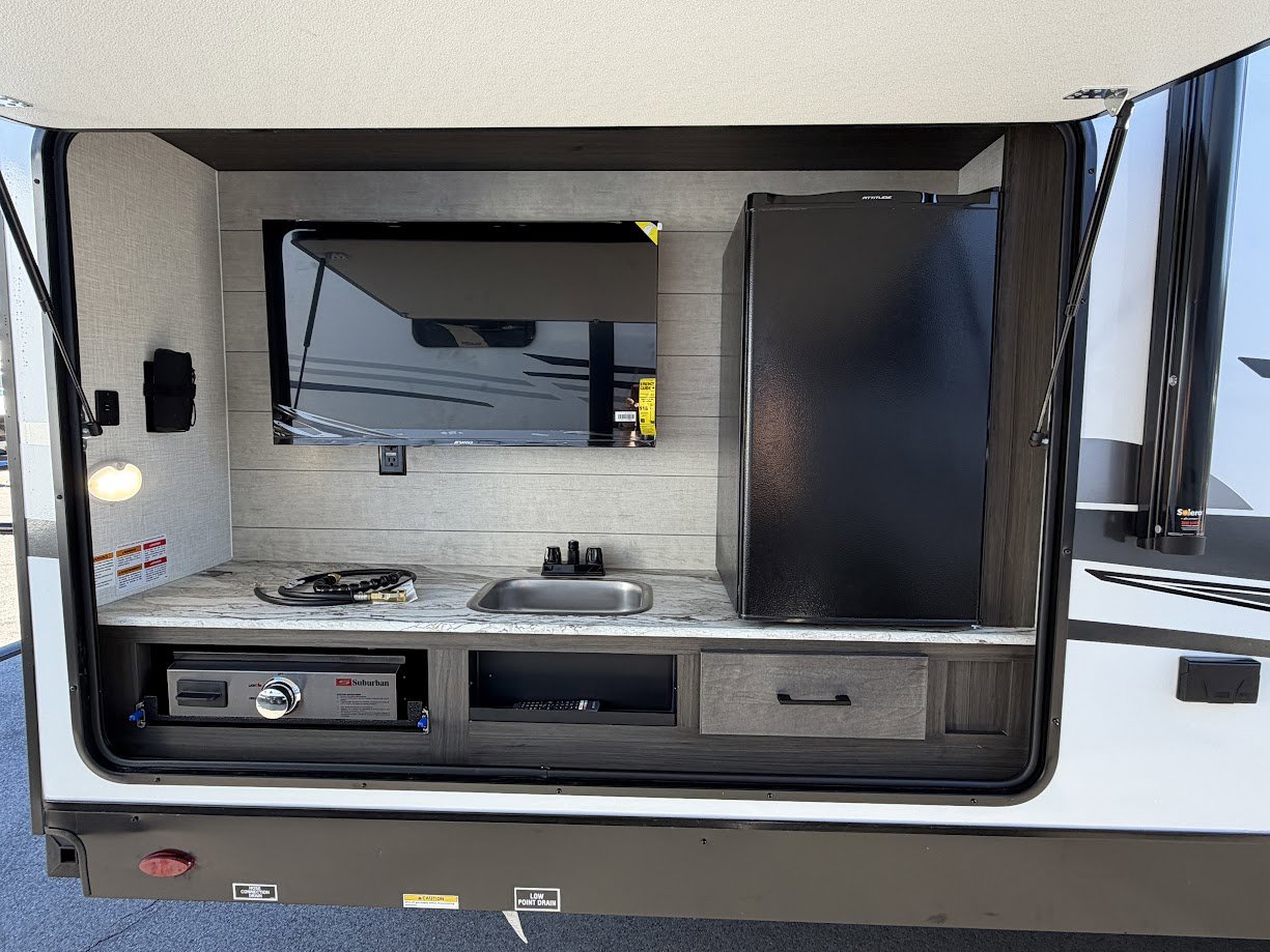 2026 VENTURE RV SPORTTREK 271VRB - Image 4