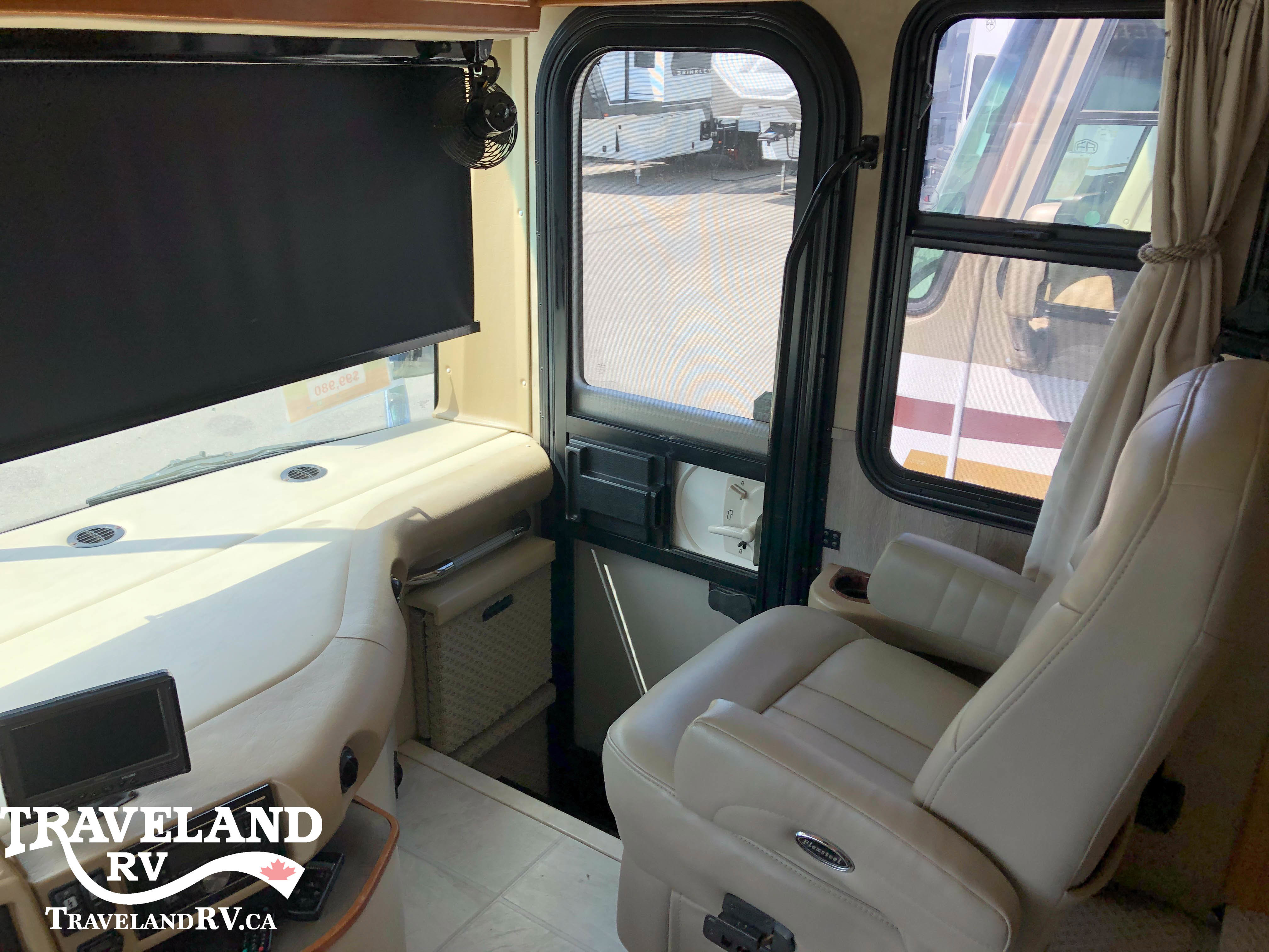 2007 Fleetwood Discovery 40X - Image 17